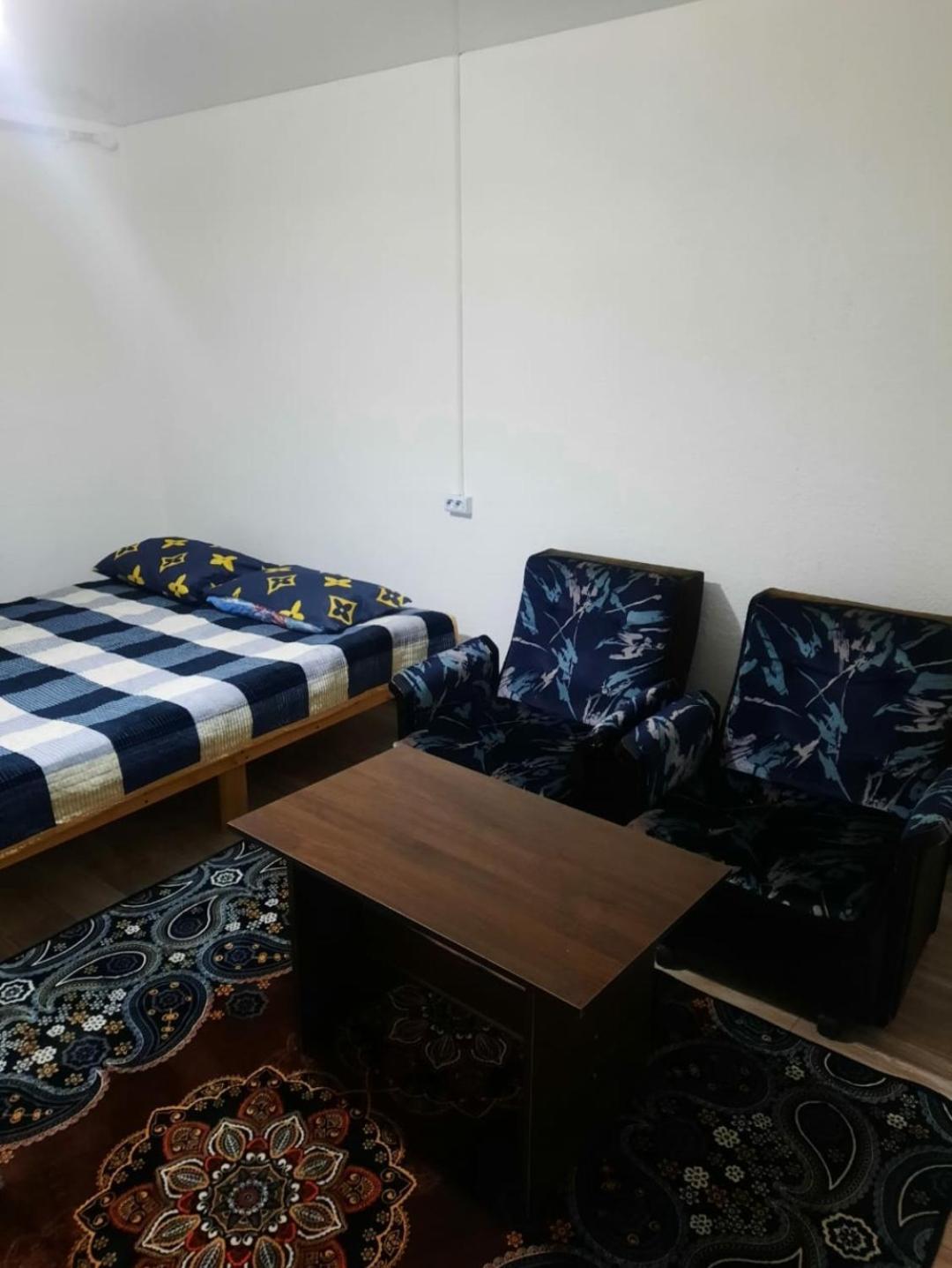 Атлант Hotel Bishkek Bagian luar foto